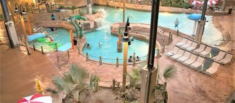 Double Diamond Lodge by Avantstay Group Escape w/ Firepit, Patio, Activities