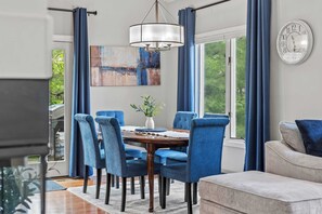 House (4 Bedrooms) | Interior - The Boulder Inn by Avantstay Indoor Hot Tub, Game Room, Outdoor Fire Pit (Lake Harmony)