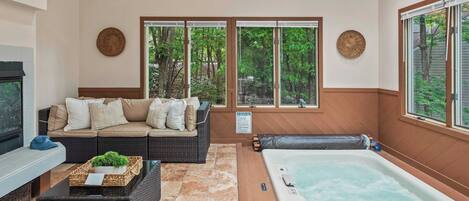 House (4 Bedrooms) | Front of property