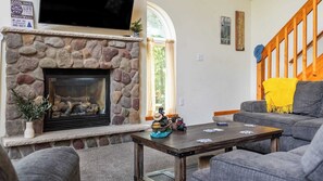 Chalet (4 Bedrooms) | Interior - The Nest at Brier Crest by Avantstay Game Room, Expansive Deck & Fire Pit (Blakeslee)