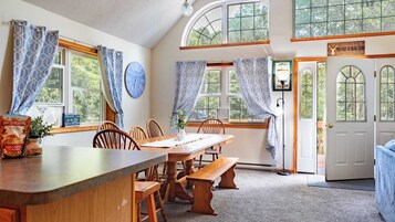 Chalet (4 Bedrooms) | Interior