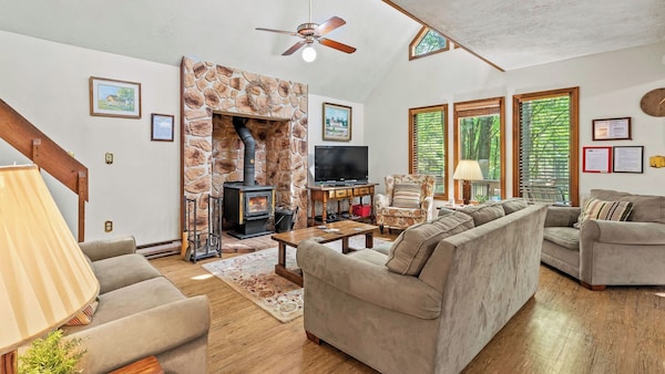 7mins To Skiing, Fire Pit, Game Table Lake Access Hygge Home By Avantstay - Pocono Raceway