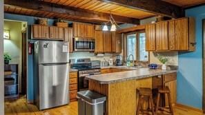 House (3 Bedrooms) | Interior - Chalet All Day Avantstay Lakeside, Firepit, Shared Pool (Pocono Lake)