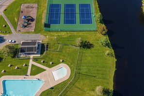 Interior - Chalet All Day Avantstay Lakeside, Firepit, Shared Pool (Pocono Lake)