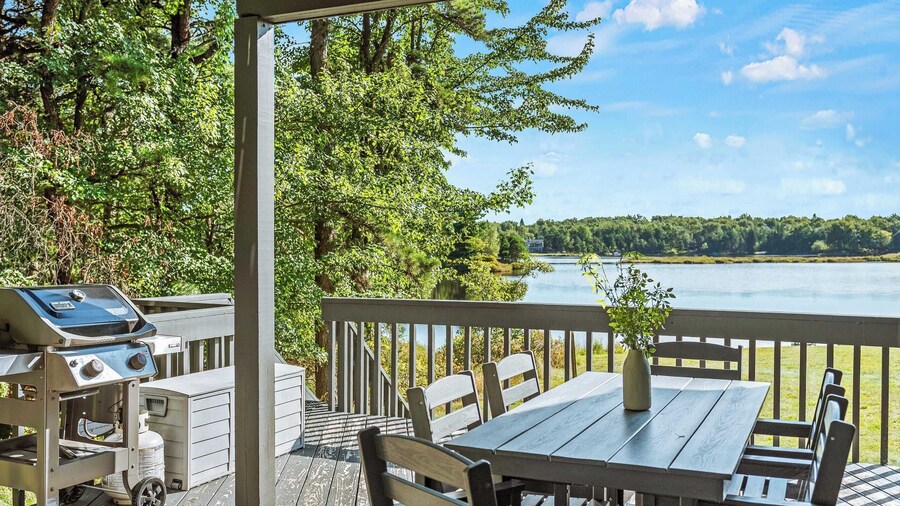 Strawberry Shores by Avantstay Lakefront Private Beach