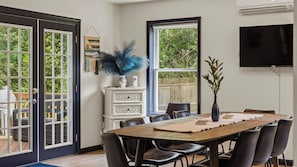 Interior - For Lake Sake by Avantstay Lakefront + Hot Tub + View (Long Pond)