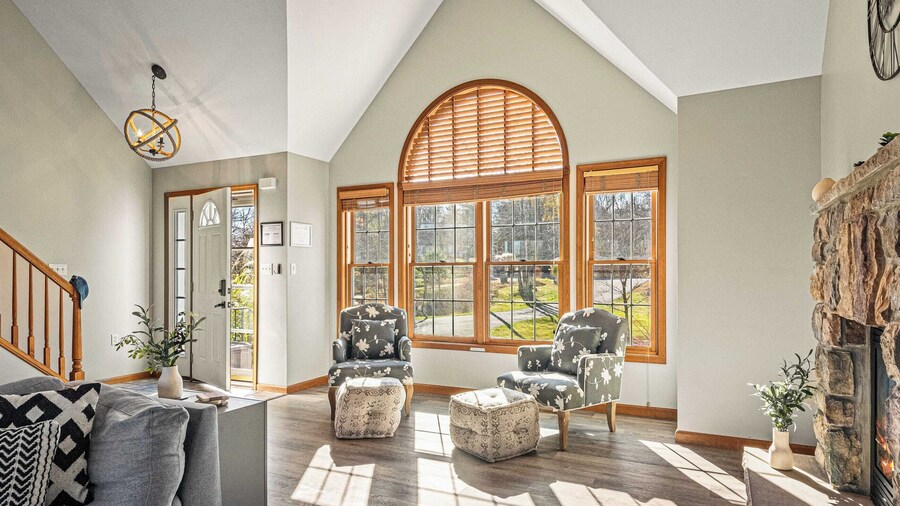 Laker's Pointe by Avantstay Lakefront Private Peninsula Hot Tub, Game Room