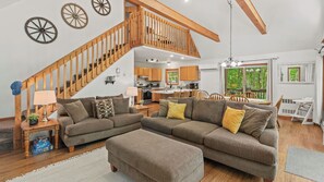 Interior - Lake + Pool Access, Game Room, Firepit, Deck Tawny and Peaceful by Avantstay (Pocono Lake)