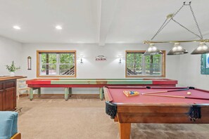 House (3 Bedrooms) | Interior - Lake + Pool Access, Game Room, Firepit, Deck Tawny and Peaceful by Avantstay (Pocono Lake)