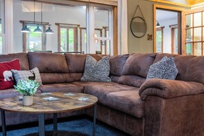 House (3 Bedrooms) | Interior - Arrowhead Lake Retreat by Avantstay Shared Pool, Game Room, Firepit (Pocono Lake)