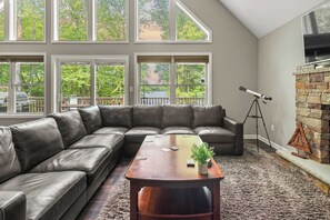 House (4 Bedrooms) | Interior - Tavern at the Woods by Avantstay Lakefront Views, Hot Tub, Firepit, Game Room (Pocono Lake)