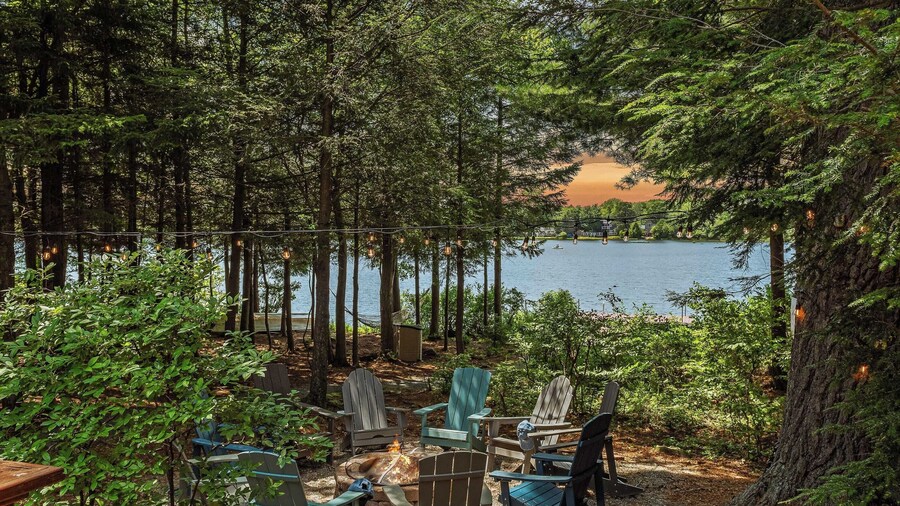 Tranquil Waterside by Avantstay Lakefront + Dock, Game Room, Views