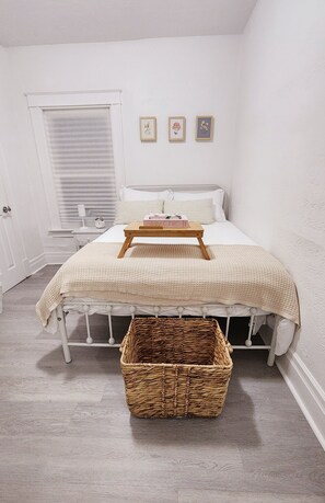 2 Schlafzimmer, Schreibtisch, Bügeleisen/Bügelbrett, kostenloses WLAN