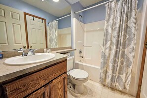 Bathtub - Summit Serenity by Avantstay Central Location w/ Mountain Views & Deck (Tannersville)