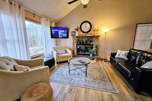 Interior - Summit Serenity by Avantstay Central Location w/ Mountain Views & Deck (Tannersville)