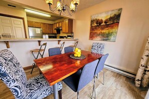 Dining - Summit Serenity by Avantstay Central Location w/ Mountain Views & Deck (Tannersville)