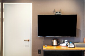 Standard Twin Room | Individually decorated, free WiFi - Hotel May Yongsan (Seoul)