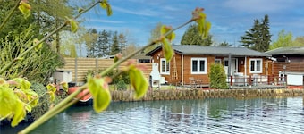 Cozy chalet by the water