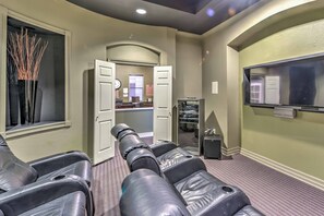 Interior - Shop & Golf! Gem w/ Pool Access in Scottsdale (Scottsdale)