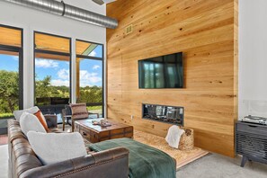 TV, fireplace, offices