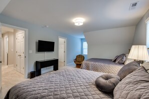 3 chambres, fer et planche à repasser, accès Internet, draps fournis