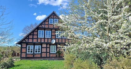 Ferienwohnung 'Dien Uttied' mit privater Terrasse, Gemeinschaftsgarten und Wi-Fi