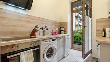 Kühlschrank, Ofen, Herdplatte, Geschirrspüler