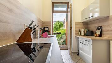 Réfrigérateur, four, plaque de cuisson, lave-vaisselle