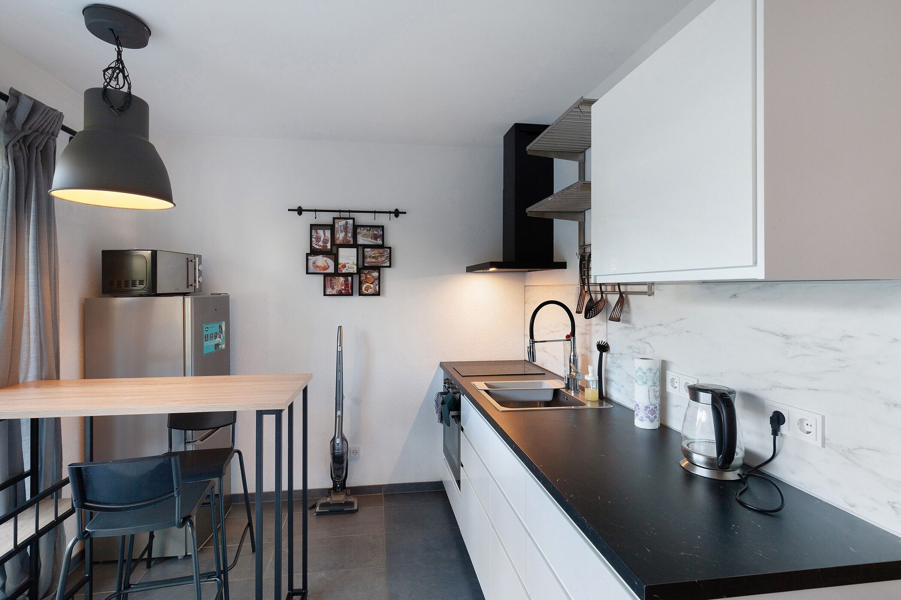 Refrigerador, microondas, horno, placa de cocina