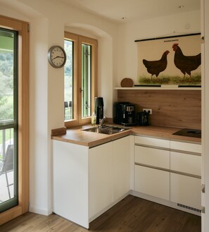 Interior - Apartment 'Zauberhaftes Franken Erleben' with Mountain View, Private Terrace and Wi-Fi (Gräfendorf)