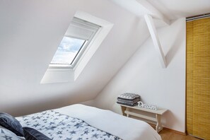 1 bedroom, desk, iron/ironing board, free WiFi