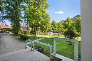 Property grounds - Apartment 'The View' with Mountain View, Balcony and Wi-Fi (Bad Reichenhall)