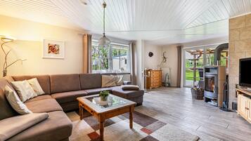 TV, fireplace, DVD player, stereo