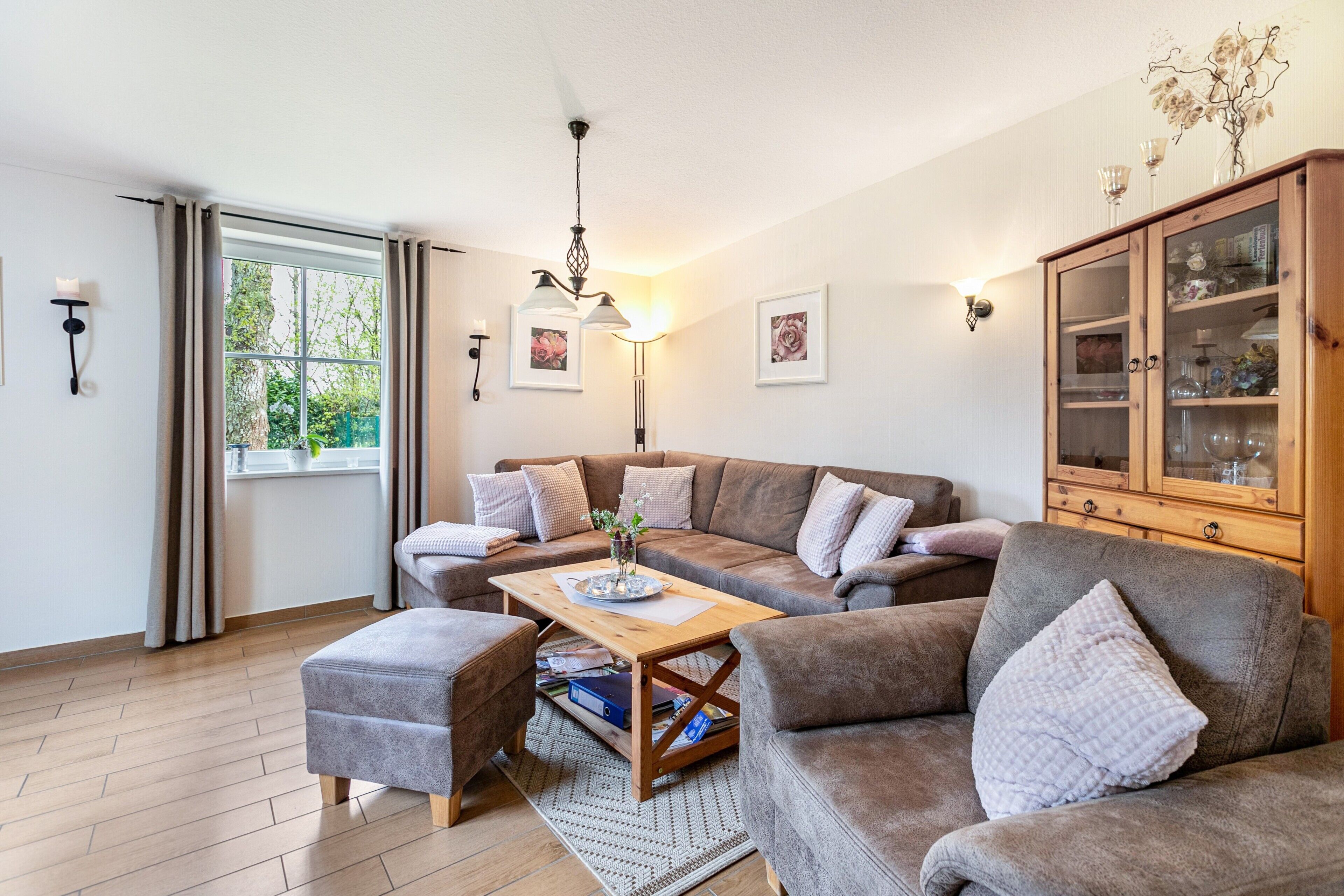 Fernseher, Kamin, DVD-Player, Stereoanlage