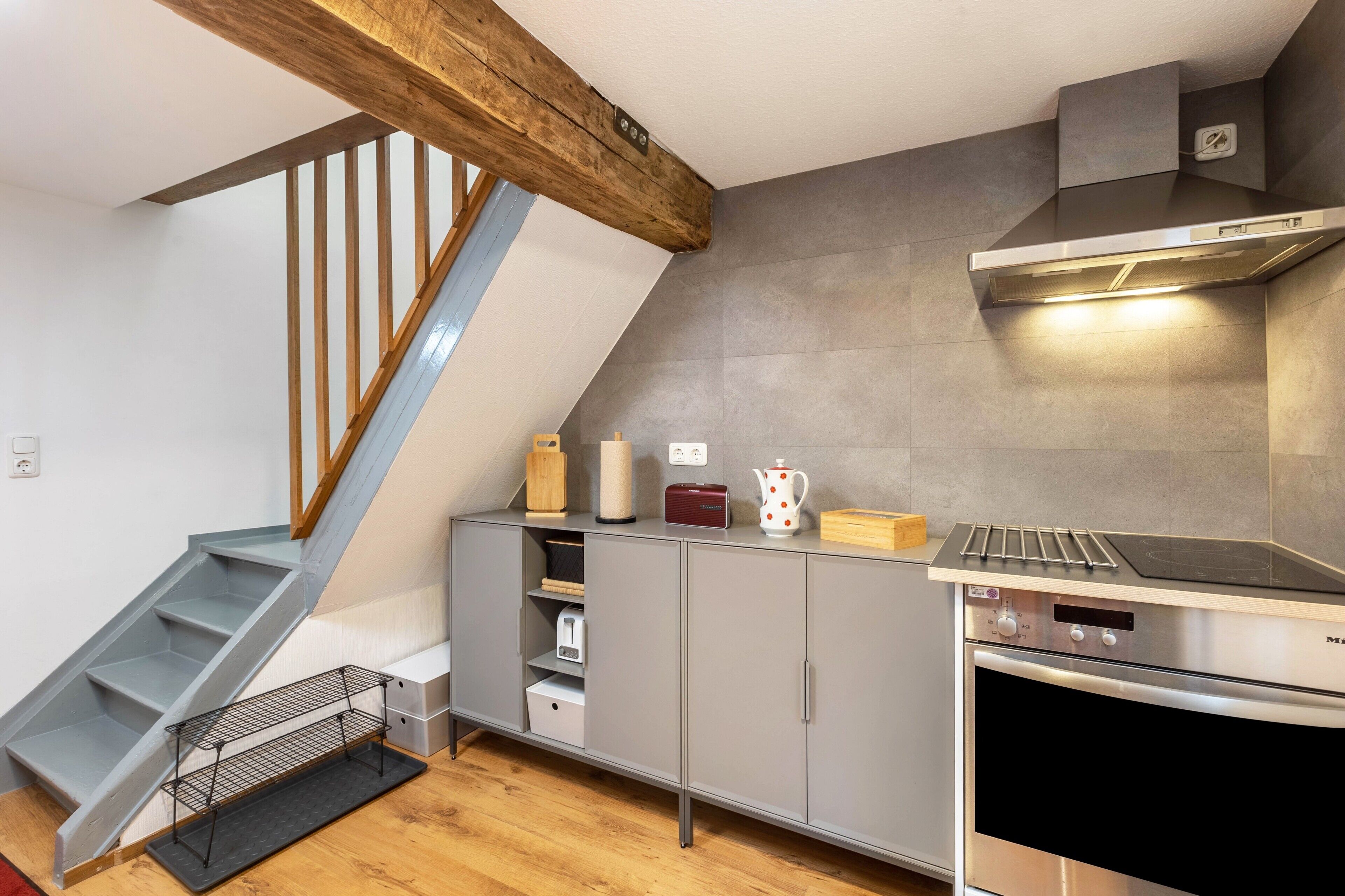 Frigorifero, forno, piano cottura, lavastoviglie