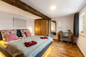 1 bedroom, desk, free WiFi, bed sheets - Holiday Home 'Mittendrin' with Private Terrace (Jesberg)