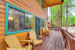 Terrace/patio - Pet-Friendly Cabin w/ Fire Pit in Pinetop! (Pinetop)