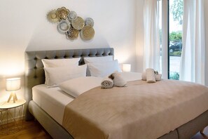 1 slaapkamer, een strijkplank/strijkijzer, gratis wifi, beddengoed