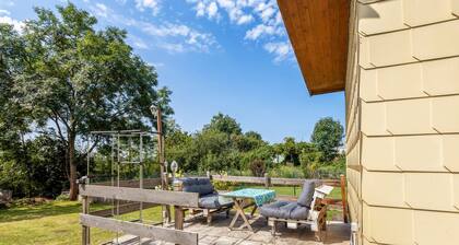 Bungalow 'Ferienhaus Sonne' mit Privatterrasse, Gemeinschaftsgarten und WLAN