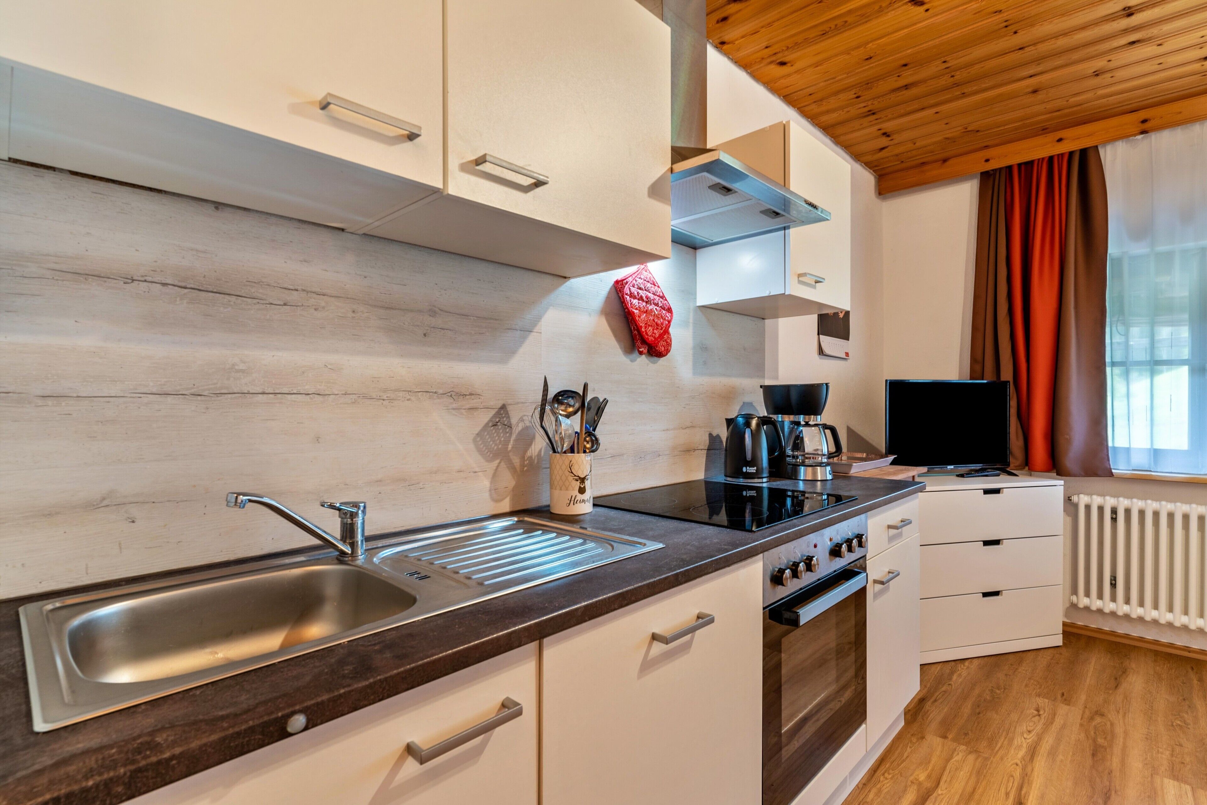 Refrigerador, horno, placa de cocina, lavavajillas