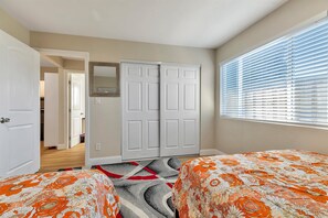 4 Schlafzimmer, Bügeleisen/Bügelbrett, WLAN, Bettwäsche