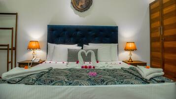 Deluxe Double Room, Pool View | Desk, free WiFi