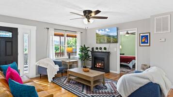 Televisión, chimenea