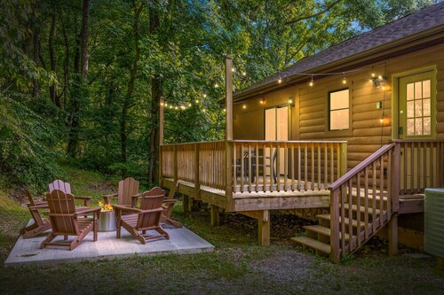 Balk Retreat/MountainViews/HotTub/Firepit