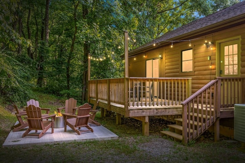 Balk Retreat/MountainViews/HotTub/Firepit