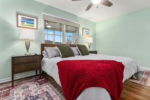 3 bedrooms, desk, iron/ironing board, travel cot