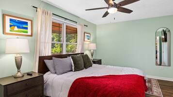 3 bedrooms, desk, iron/ironing board, travel crib