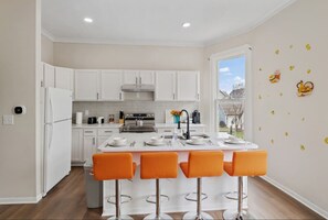 Fridge, microwave, oven, stovetop - 3BR City Chic Modern Apt | Central Location (Indianapolis)