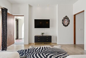4 Schlafzimmer, Schreibtisch, Bügeleisen/Bügelbrett, Reisekinderbett