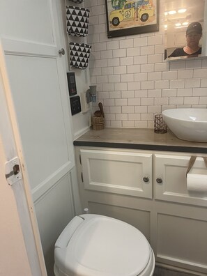 Dusche, Handtücher, Seife, Toilettenpapier